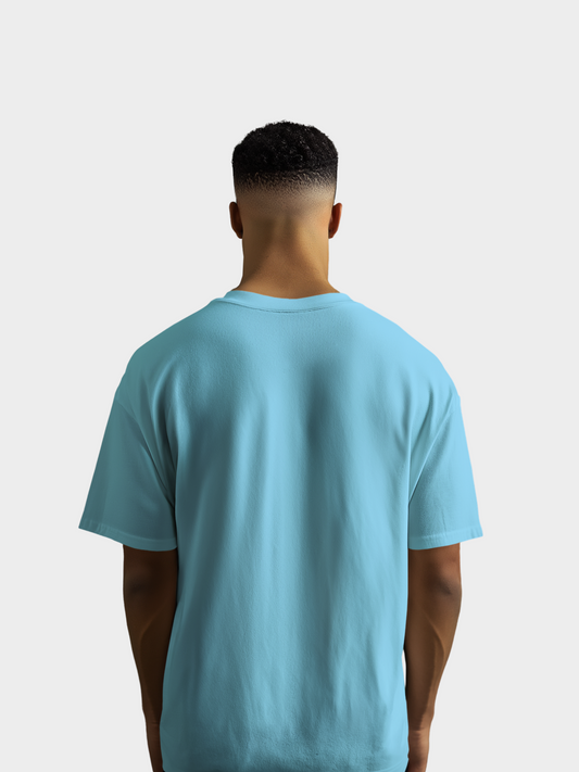 Vyfinity Chaos Trap T-Shirt in Hellblau, Rückansicht am Model. Die Rückseite ist schlicht ohne Druck.