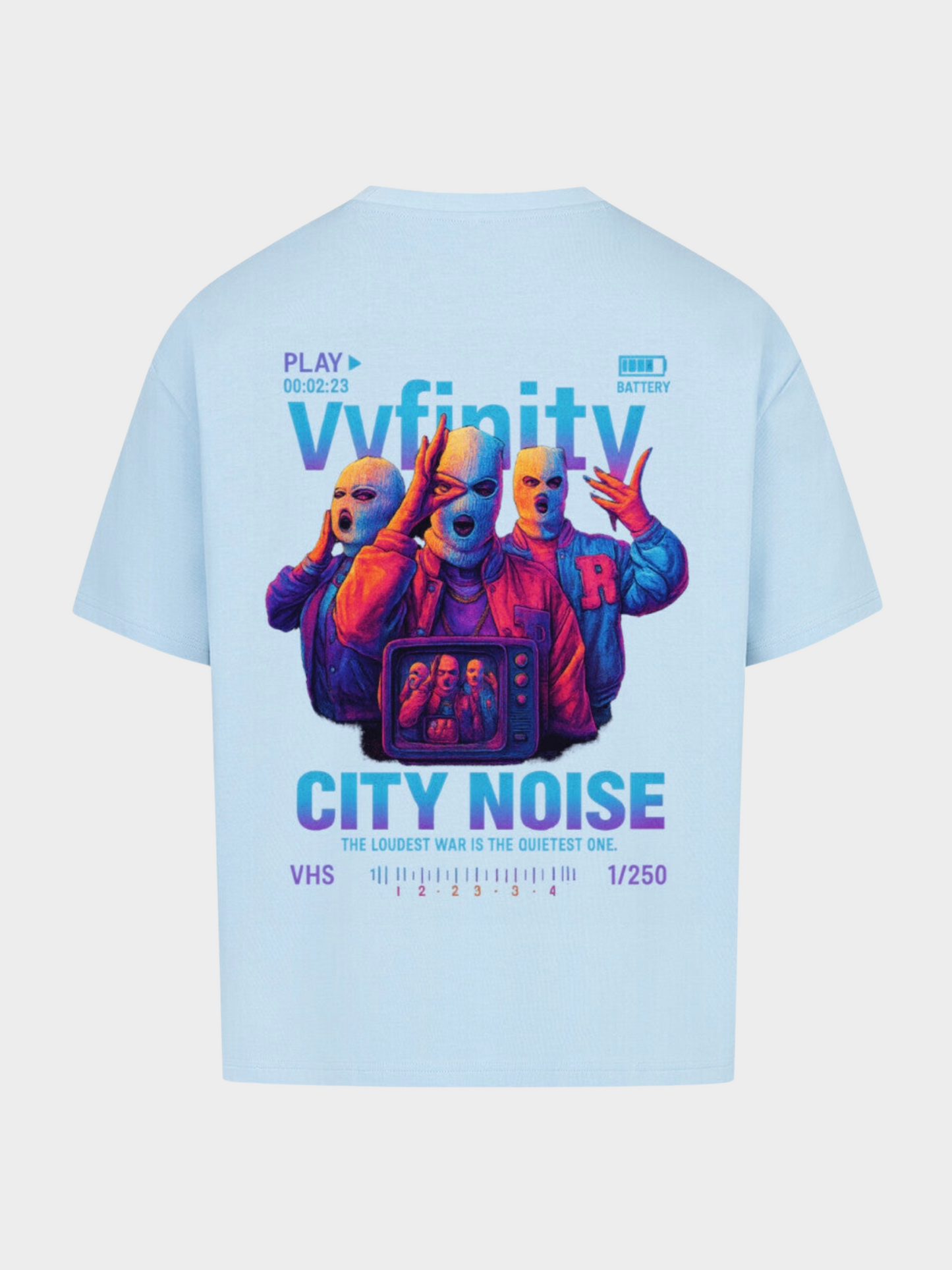 Vyfinity City Noise T-Shirt in Hellblau, Oversize Fit, Rückansicht. Auffälliger großflächiger Neon-Print mit maskierten Figuren, VHS-Optik und Retro-Details. Urban Streetwear Design, limitiertes Statement Piece 1/250.