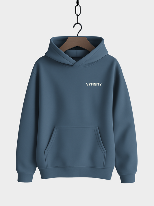 Vyfinity Hoodie in Farbe Stargazer mit minimalistischem Logo auf der Brust, Kängurutasche und Kapuze – Unisex Streetwear im Oversized-Look für Alltag und Freizeit