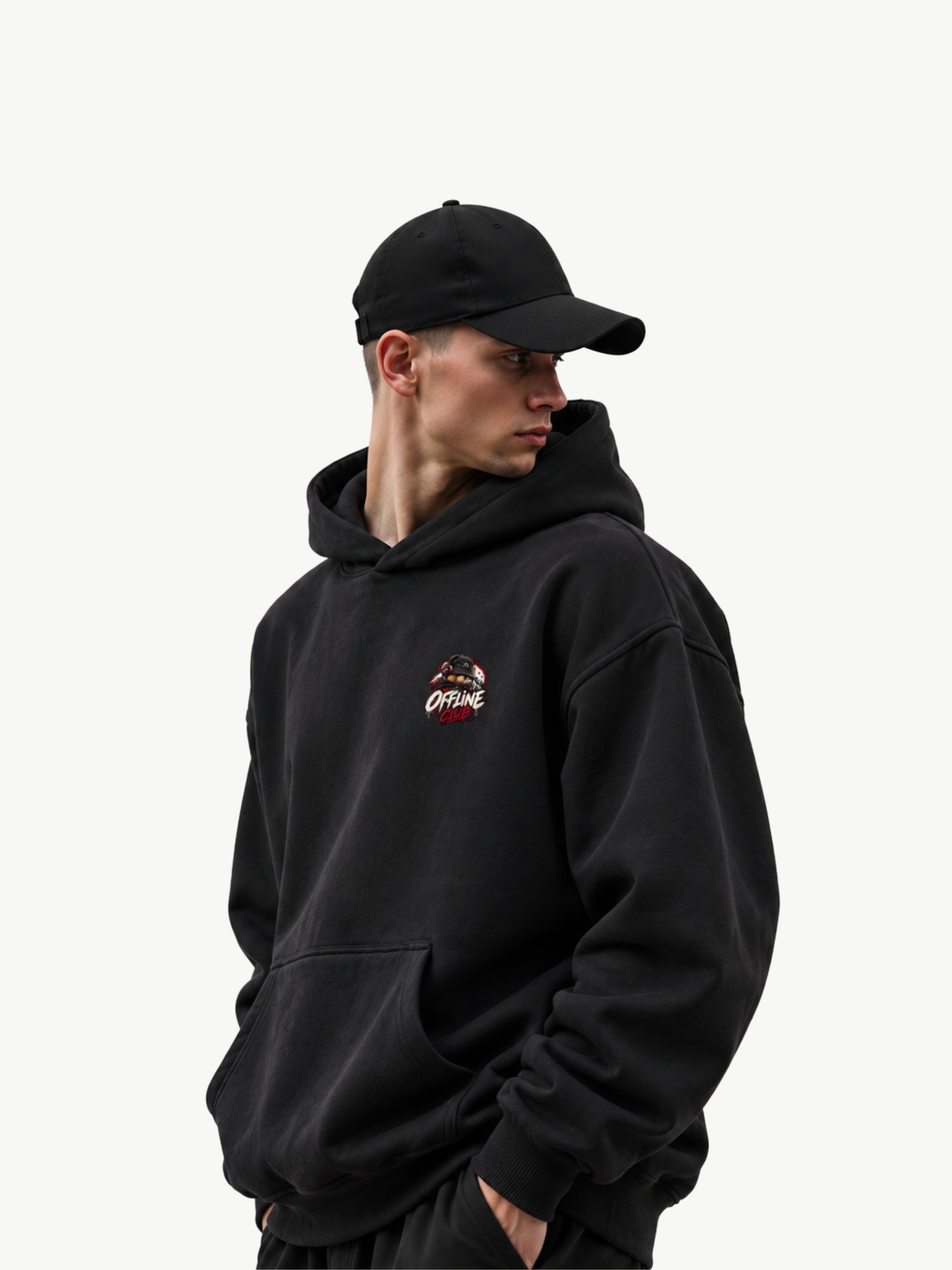 VYFINITY Offline Club Hoodie in Schwarz am Model – Frontansicht mit kleinem Offline Club Brustprint