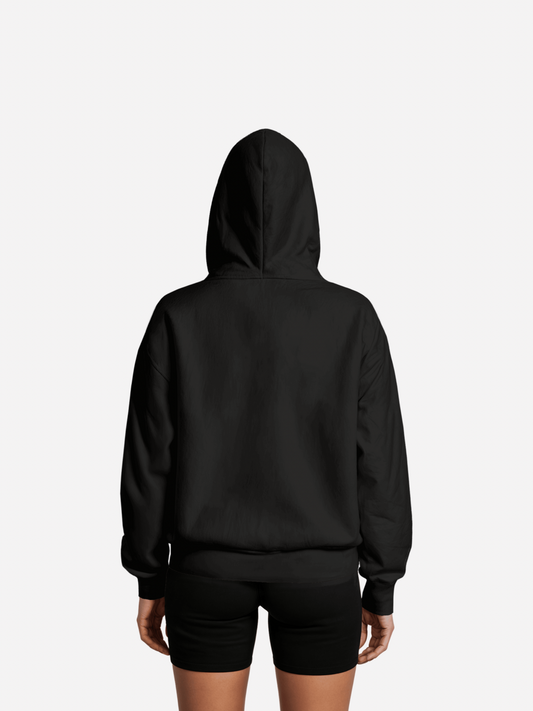 Rückansicht einer Frau im schwarzen Vyfinity Hoodie ohne Aufdruck auf der Rückseite