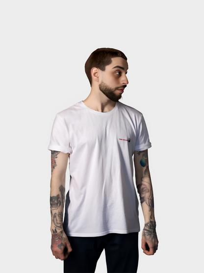 T-Shirt „Coded for More.“ – Handabdruck & Binärcode Design | Vyfinity®