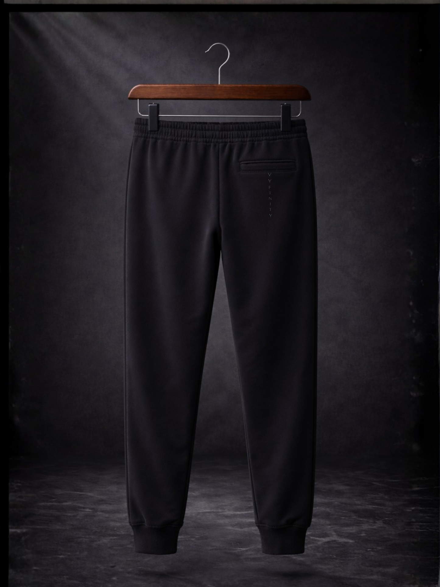 VYFINITY Black Edition – Signature Set (Hoodie + Jogger)