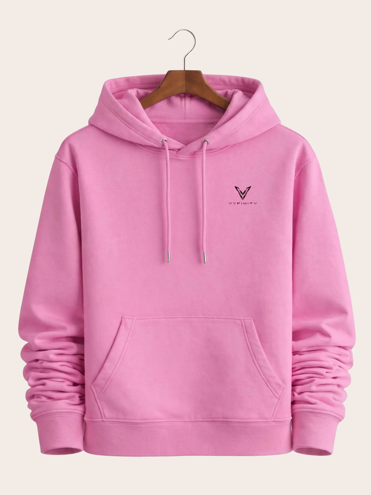 Vyfinity Control The Noise Hoodie – Pink – 350 GSM – Frontansicht am Holzkleiderbügel mit kleinem Vyfinity Brustlogo
