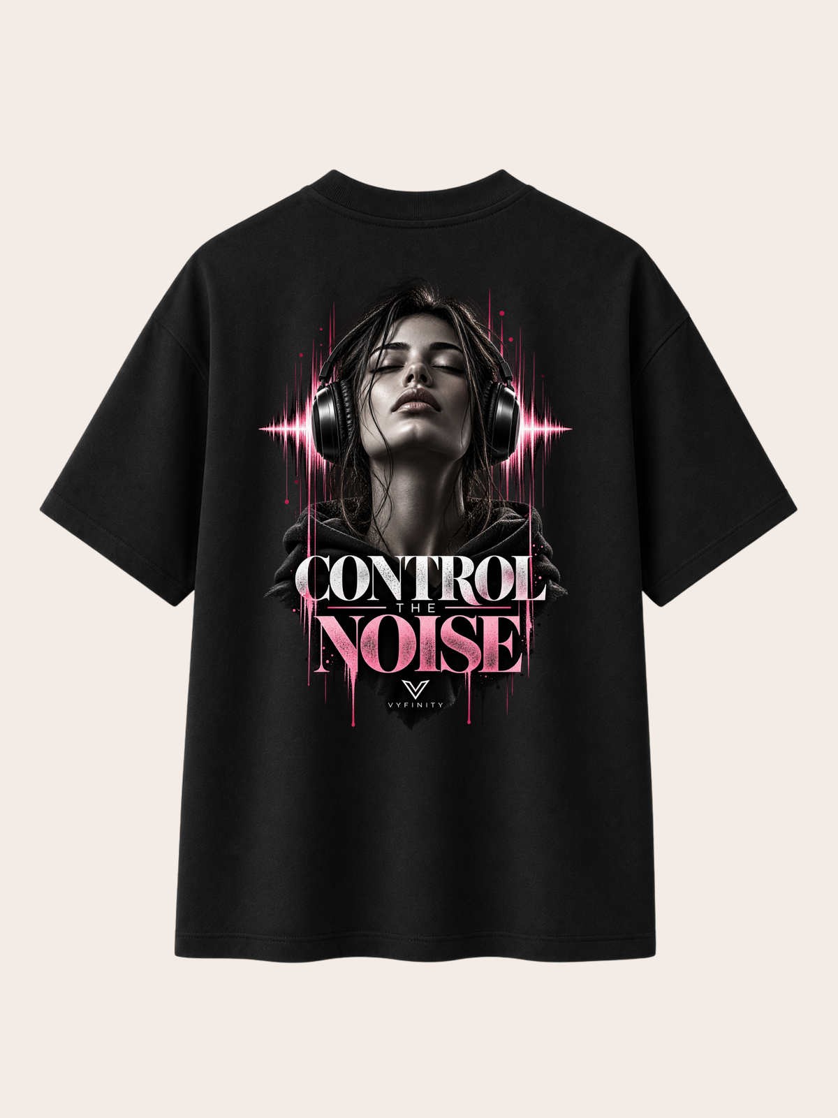 Vyfinity Control The Noise T-Shirt – Schwarz – Relaxed Fit Heavy 215 GSM – Rückenprint mit Kopfhörer-Motiv in Schwarz, Weiß und Pink
