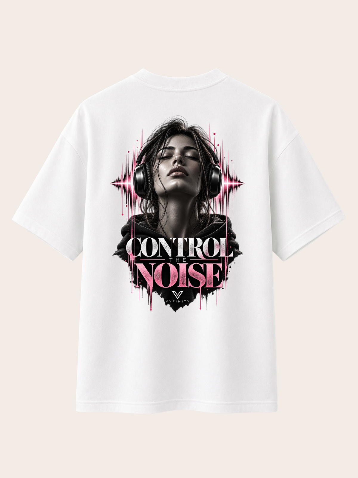 Vyfinity Control The Noise T-Shirt – Weiß – Relaxed Fit Heavy 215 GSM – Rückenansicht mit großem Kopfhörer-Motiv in Schwarz, Weiß und Pink