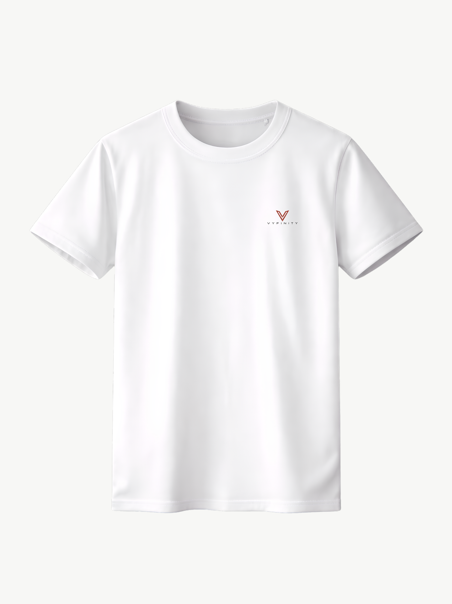 Weißes VYFINITY Premium T-Shirt in Vorderansicht mit minimalistischem rot-schwarzem VYFINITY Logo auf der linken Brust. Cleanes Relaxed-Fit Streetwear-Shirt mit Rundhalsausschnitt und kurzen Ärmeln auf hellem Hintergrund.