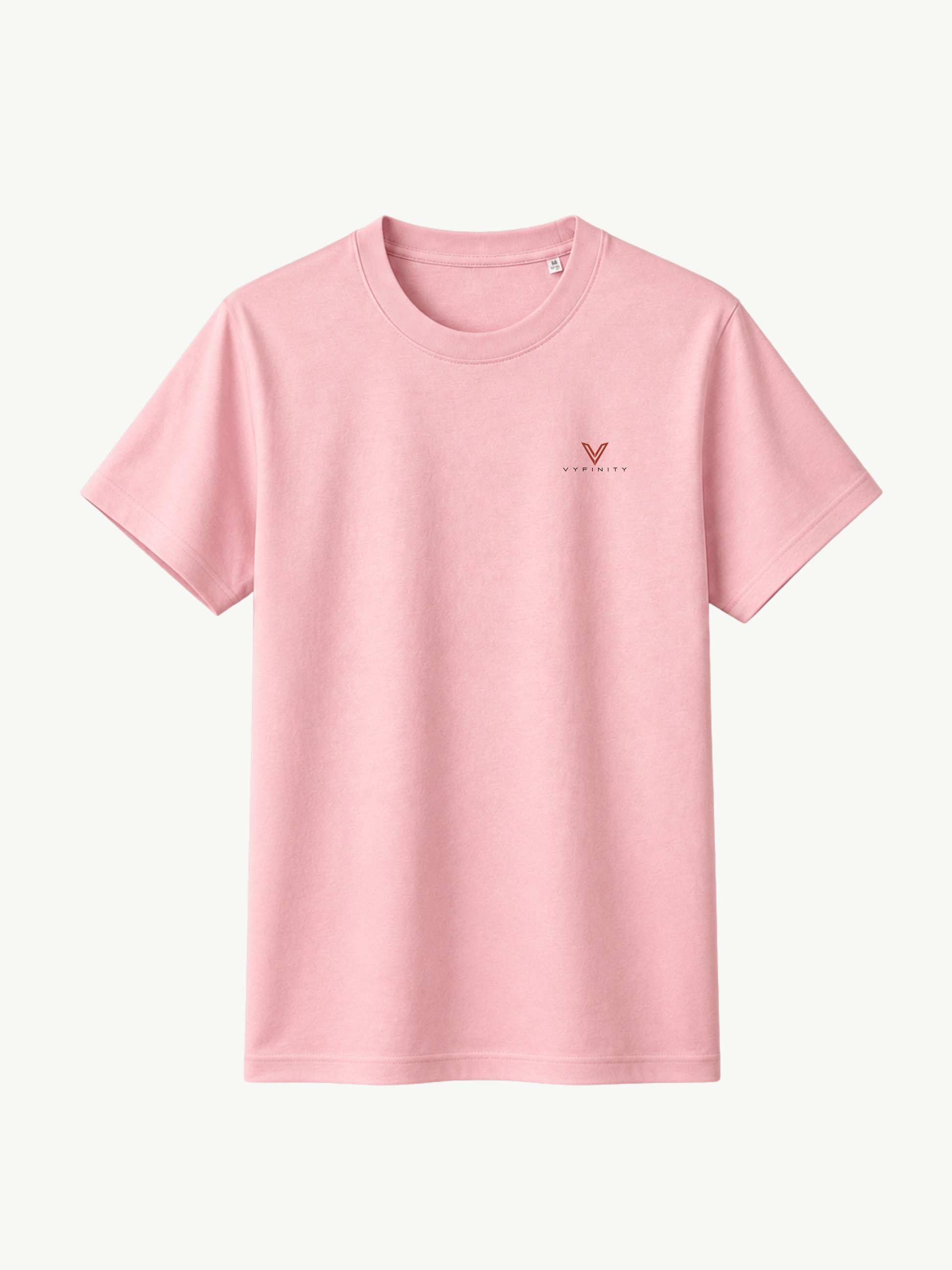 Rosa VYFINITY T-Shirt in Vorderansicht mit klassischem Rundhalsausschnitt und kleinem dunkelroten VYFINITY Logo auf der linken Brust, freigestellt vor hellem Hintergrund.
