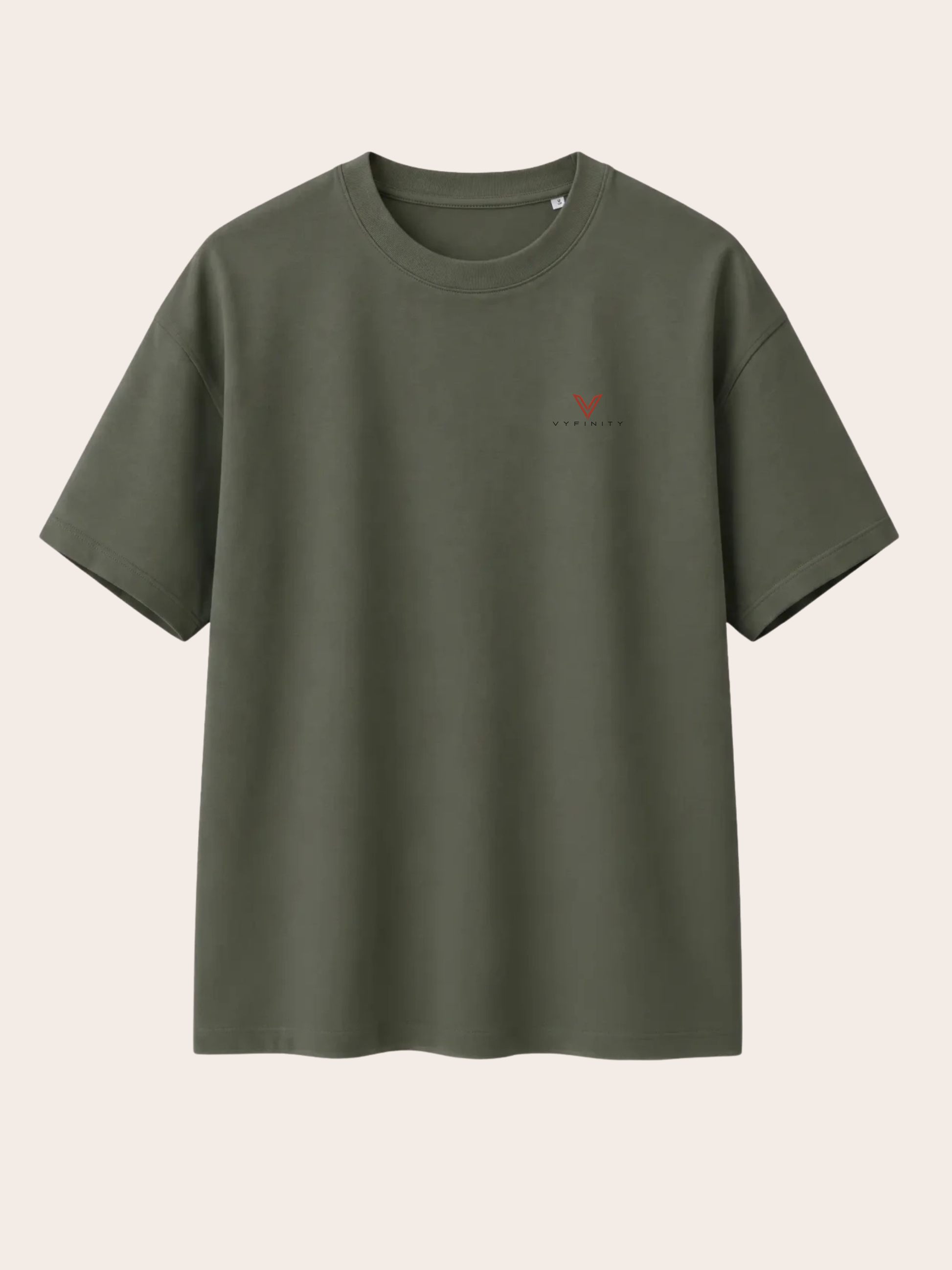 „Olivgrünes VYFINITY Relaxed Fit T-Shirt mit kleinem VYFINITY Logo auf der Brust, freigestellte Vorderansicht.“