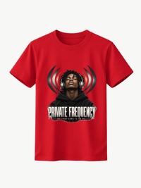 Rotes VYFINITY Regular Fit T-Shirt mit „PRIVATE FREQUENCY“-Frontprint, Kopfhörer-Motiv und Schriftzug „NOT EVERY SIGNAL IS FOR YOU“, 180 GSM.
