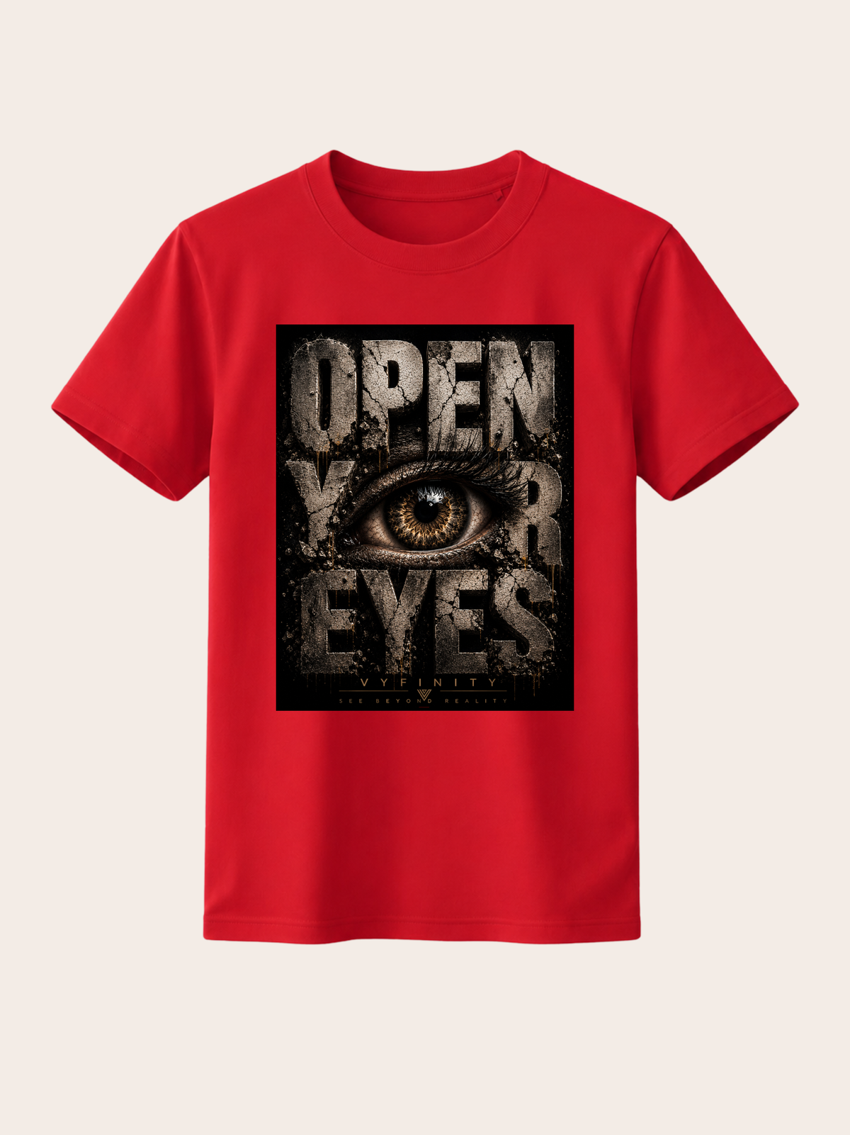 Rotes VYFINITY T-Shirt mit großem „OPEN YOUR EYES“-Frontprint. Das dunkle Grunge-Design zeigt ein markantes, detailreiches Auge in Braun- und Goldtönen, umgeben von verwitterter Typografie und dezentem VYFINITY-Branding. Frontal vor hellem, neutralem Hintergrund dargestellt.