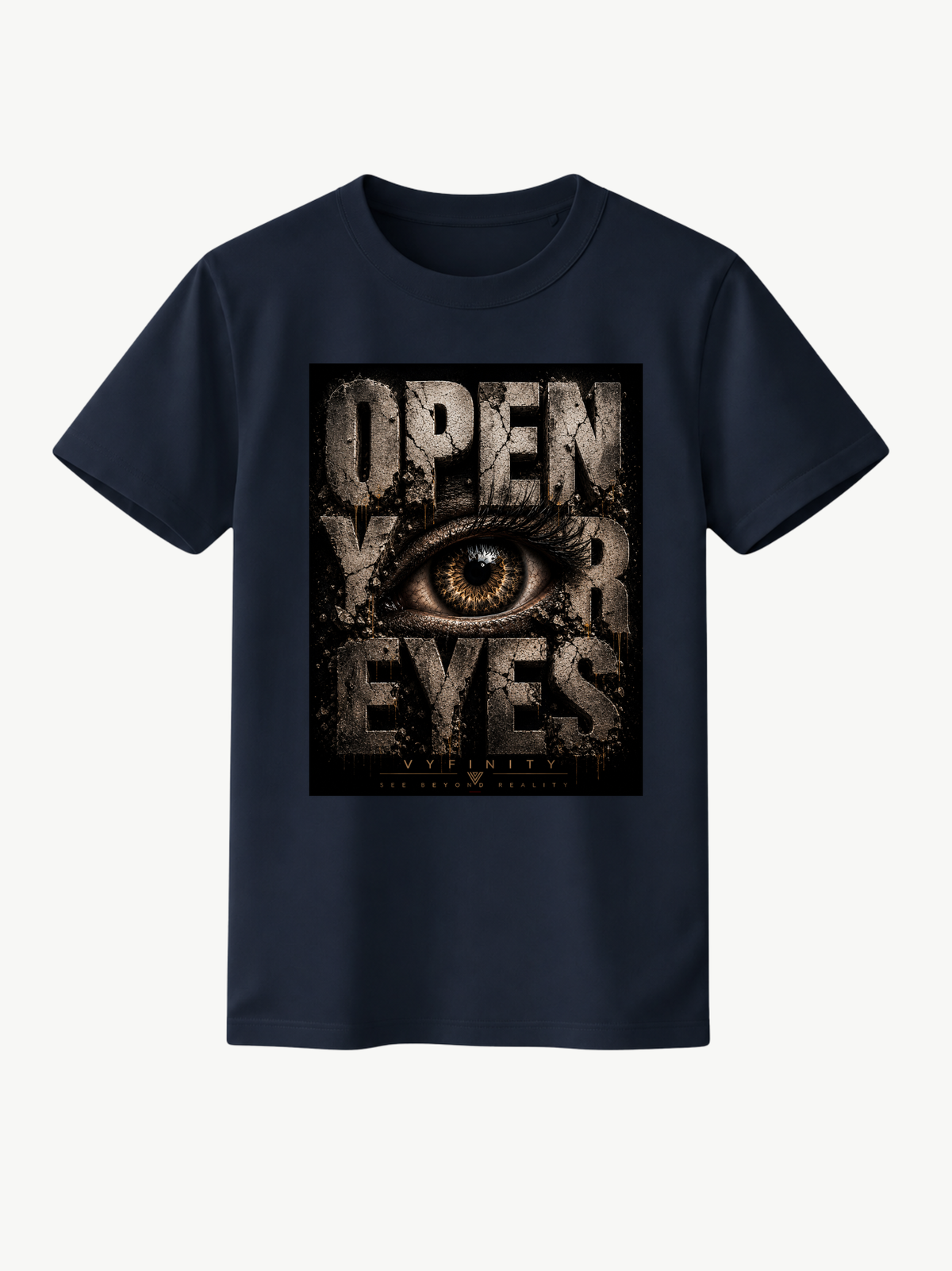 Dunkelblaues Unisex Classic Fit T-Shirt mit großem „OPEN YOUR EYES“-Print und realistischem Auge im markanten Grunge-Design. Premium Streetwear von VYFINITY mit urbanem Vintage-Look auf freigestelltem Studiohintergrund.