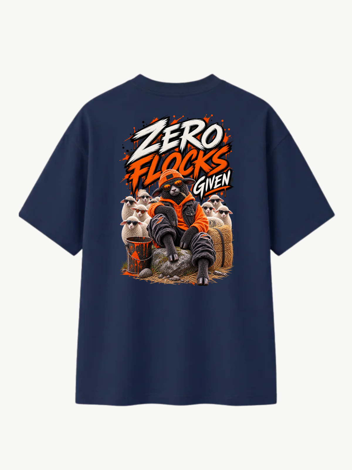 Dunkelblaues VYFINITY Heavy T-Shirt mit großem Rückenprint „ZERO FLOCKS GIVEN“. Das Motiv zeigt ein schwarzes Schaf im orange-schwarzen Streetwear-Outfit vor einer Gruppe weißer Schafe, kombiniert mit markanter weiß-orange-schwarzer Typografie