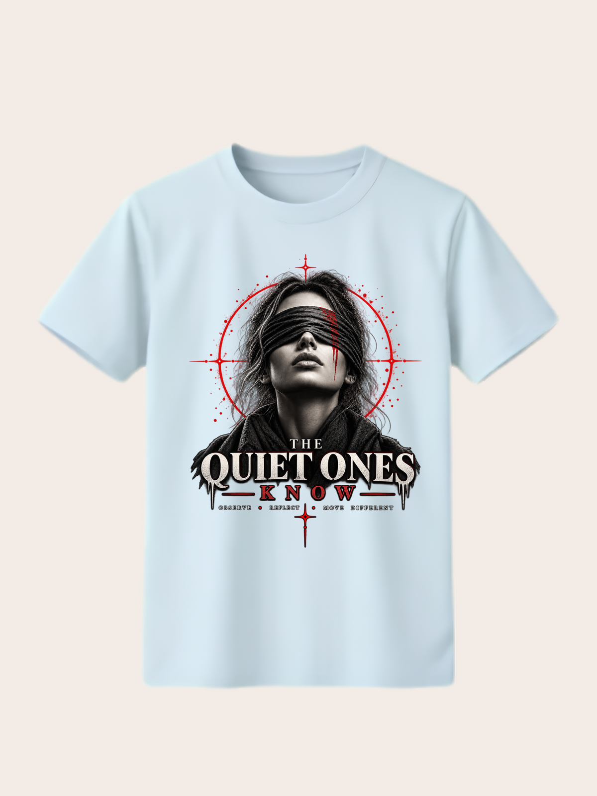 Hellblaues VYFINITY Regular Fit T-Shirt aus 180 GSM Baumwolle in Frontansicht mit großem „THE QUIET ONES KNOW“-Print, schwarz-weißem Frauenporträt mit Augenbinde sowie markanten roten grafischen Akzenten.