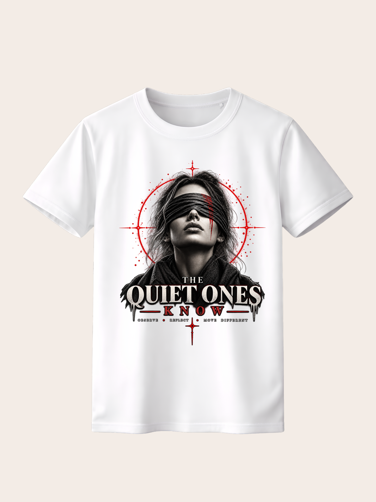 Weißes VYFINITY Regular Fit T-Shirt aus 180 GSM Baumwolle in Frontansicht mit großem „THE QUIET ONES KNOW“-Print, schwarz-weißem Frauenporträt mit Augenbinde und markanten roten grafischen Akzenten.