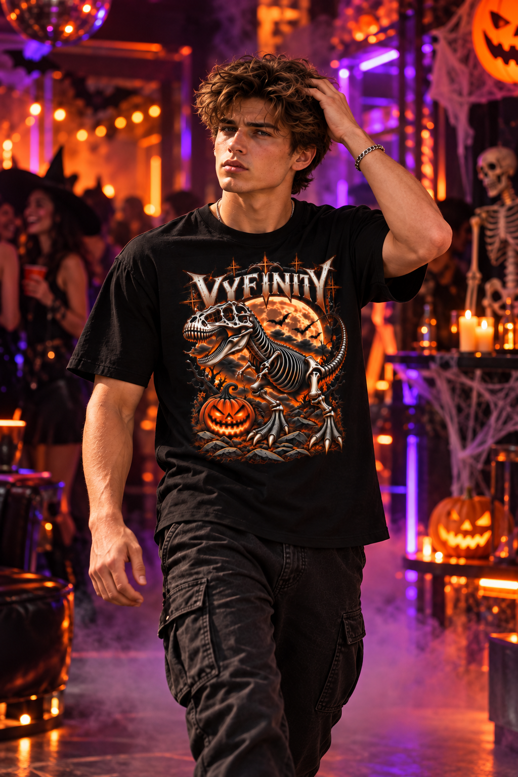 VYFINITY Dino Halloween Sweatshirt im Lifestyle-Look