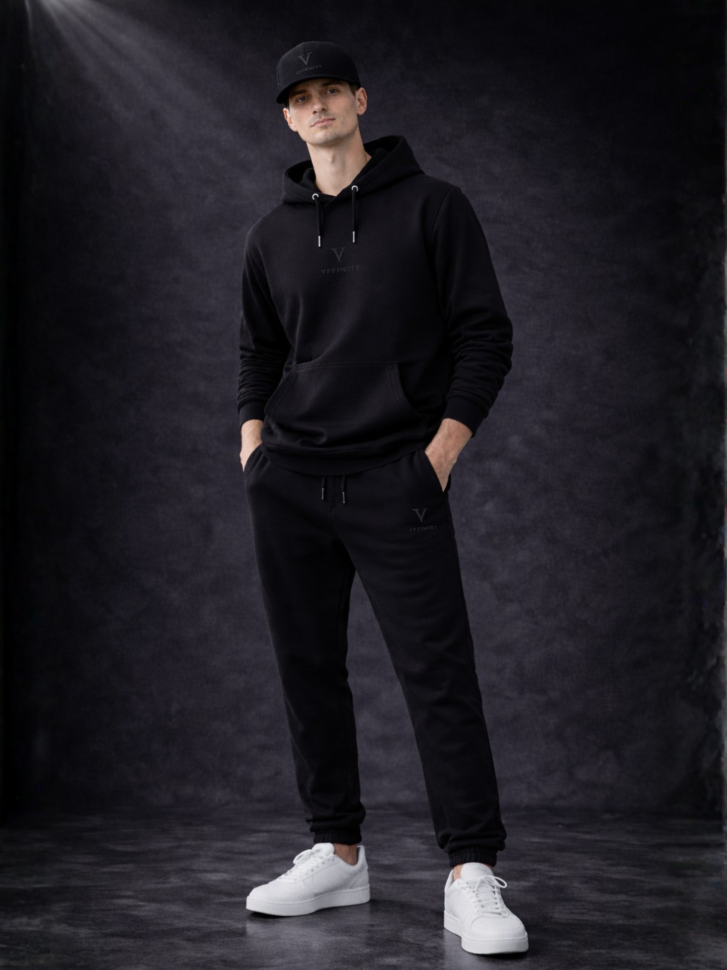 VYFINITY Black Edition – Signature Set (Hoodie + Jogger)