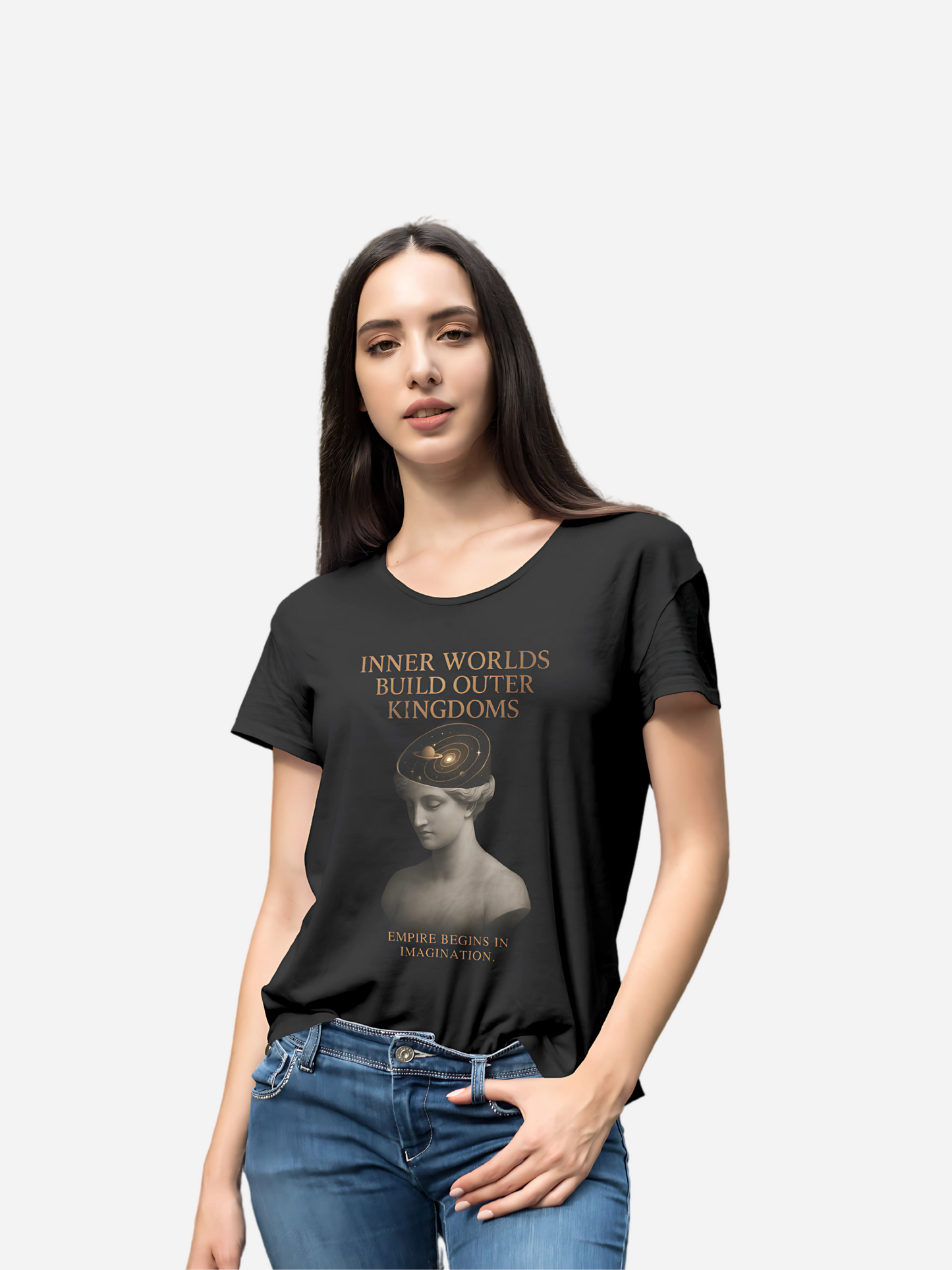 Schwarzes T-Shirt mit goldener Statue und Text Inner Worlds Build Outer Kingdoms