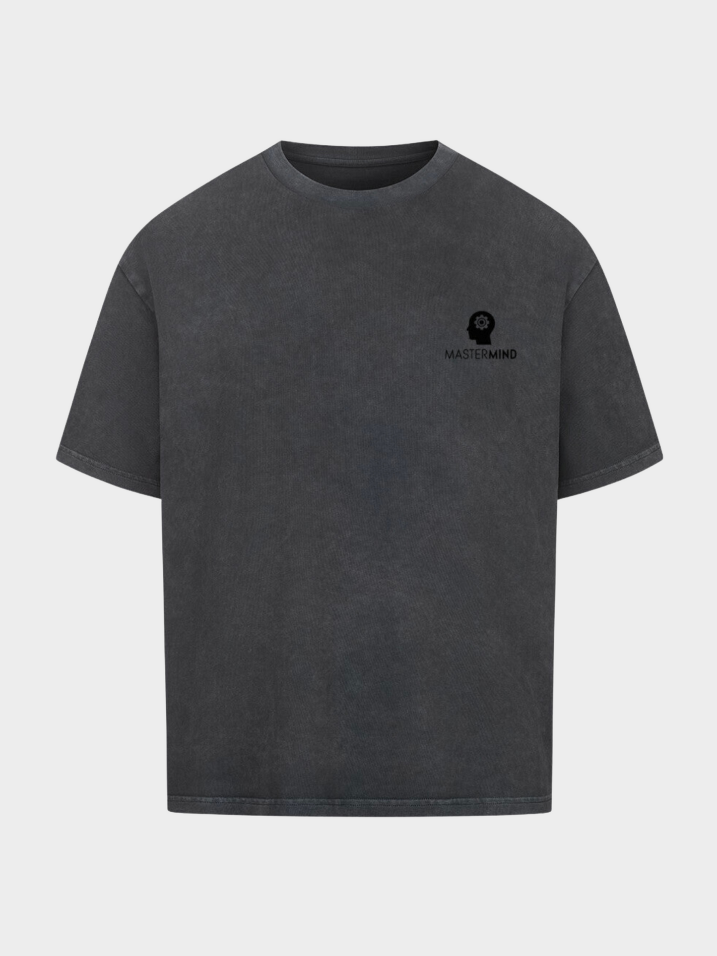 Oversized T-Shirt in Vintage Black, Vorderansicht. Auf der Brust dezentes schwarzes Logo mit Kopf-Silhouette, Zahnrädern und Schriftzug „Mastermind“. Moderner Streetwear-Look im washed-out Design für einen lässigen, urbanen Style.