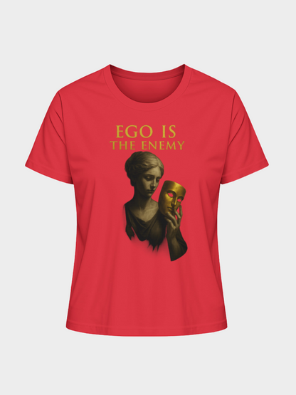 Rotes T-Shirt mit goldener Aufschrift „EGO IS THE ENEMY“ und kunstvollem Motiv einer Frau, die eine goldene Maske in der Hand hält. Ausdrucksstarkes Fashion-Statement mit tiefer Botschaft.