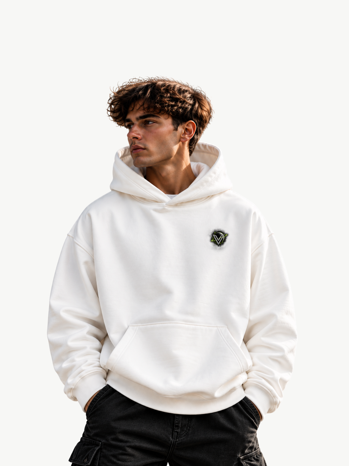 VYFINITY Alien Not From Here Hoodie in Weiß am Herrenmodel, Frontansicht mit kleinem V-Logo auf der Brust.