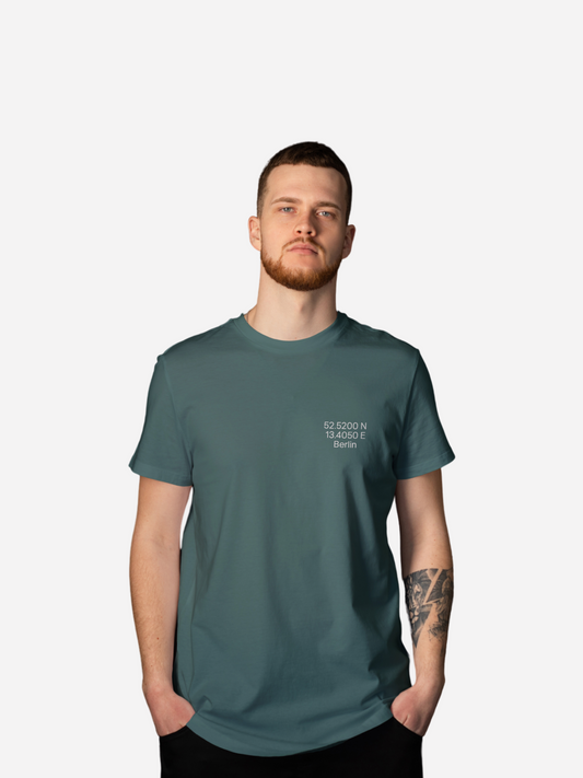 Berlin T-Shirt in Glazed Green mit Koordinaten und Skyline-Print auf der Vorderseite