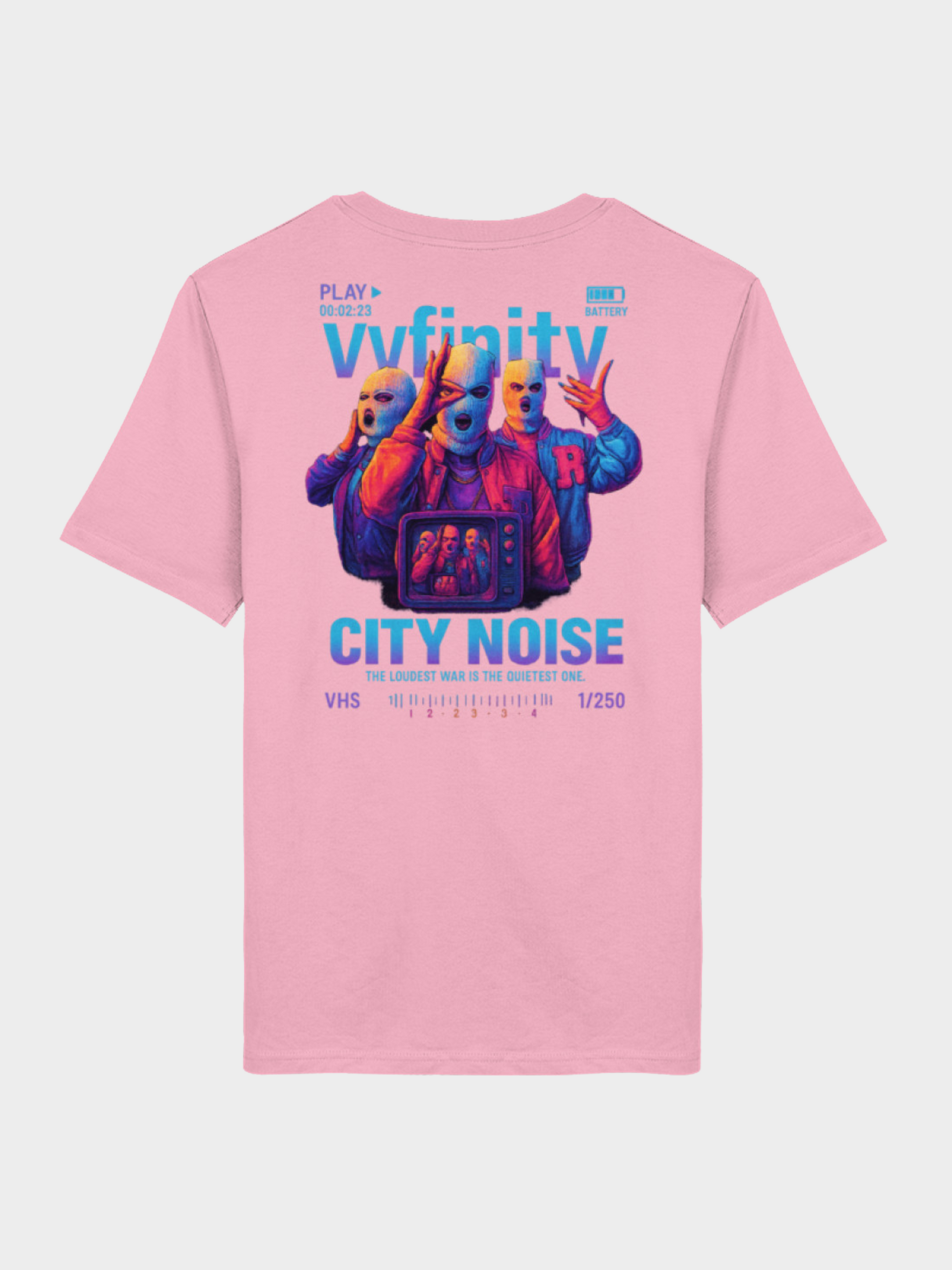 Vyfinity City Noise T-Shirt in Rosa, Rückseite mit großem Print: drei maskierte Figuren in bunten Farben, TV-Bildschirm und Schriftzug City Noise, auffälliger Streetwear-Style.
