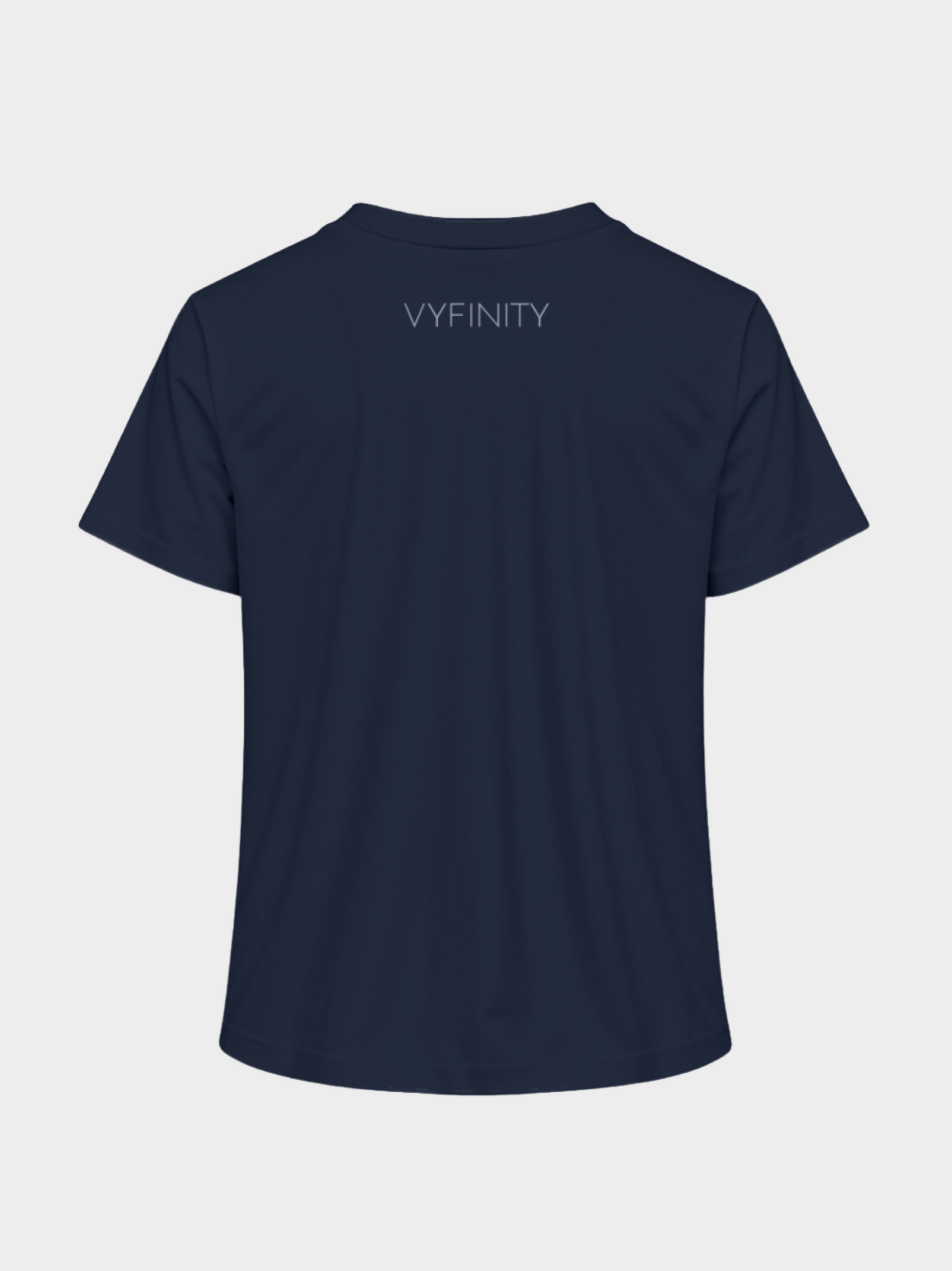 Vyfinity Classic T-Shirt in Navy Blau, Rückansicht mit kleinem Vyfinity Logo im Nackenbereich. Minimalistisches Damen Basic-Shirt für Streetwear, Freizeit und Casual Looks.