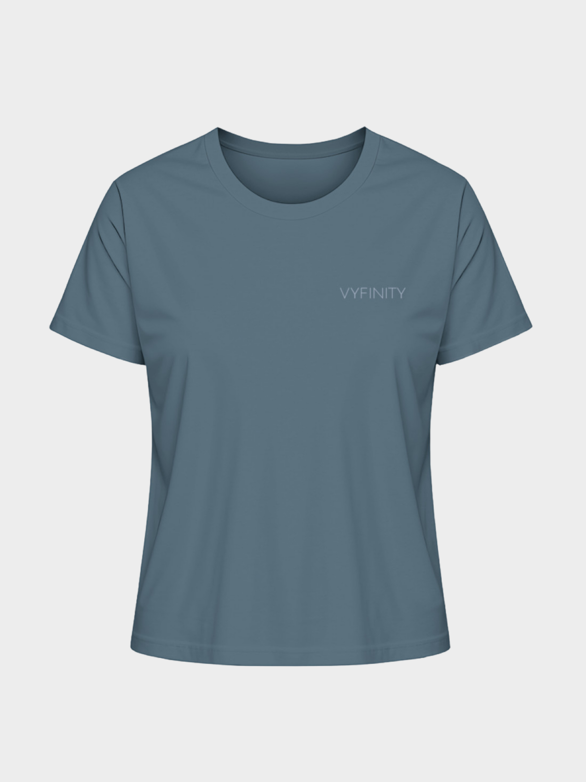 Vyfinity Classic T-Shirt in Steel Blue, Vorderansicht mit kleinem Logo auf der Brust. Hochwertiges Damen Basic-Shirt aus Baumwolle, ideal für Streetwear, Freizeit und Casual Looks.