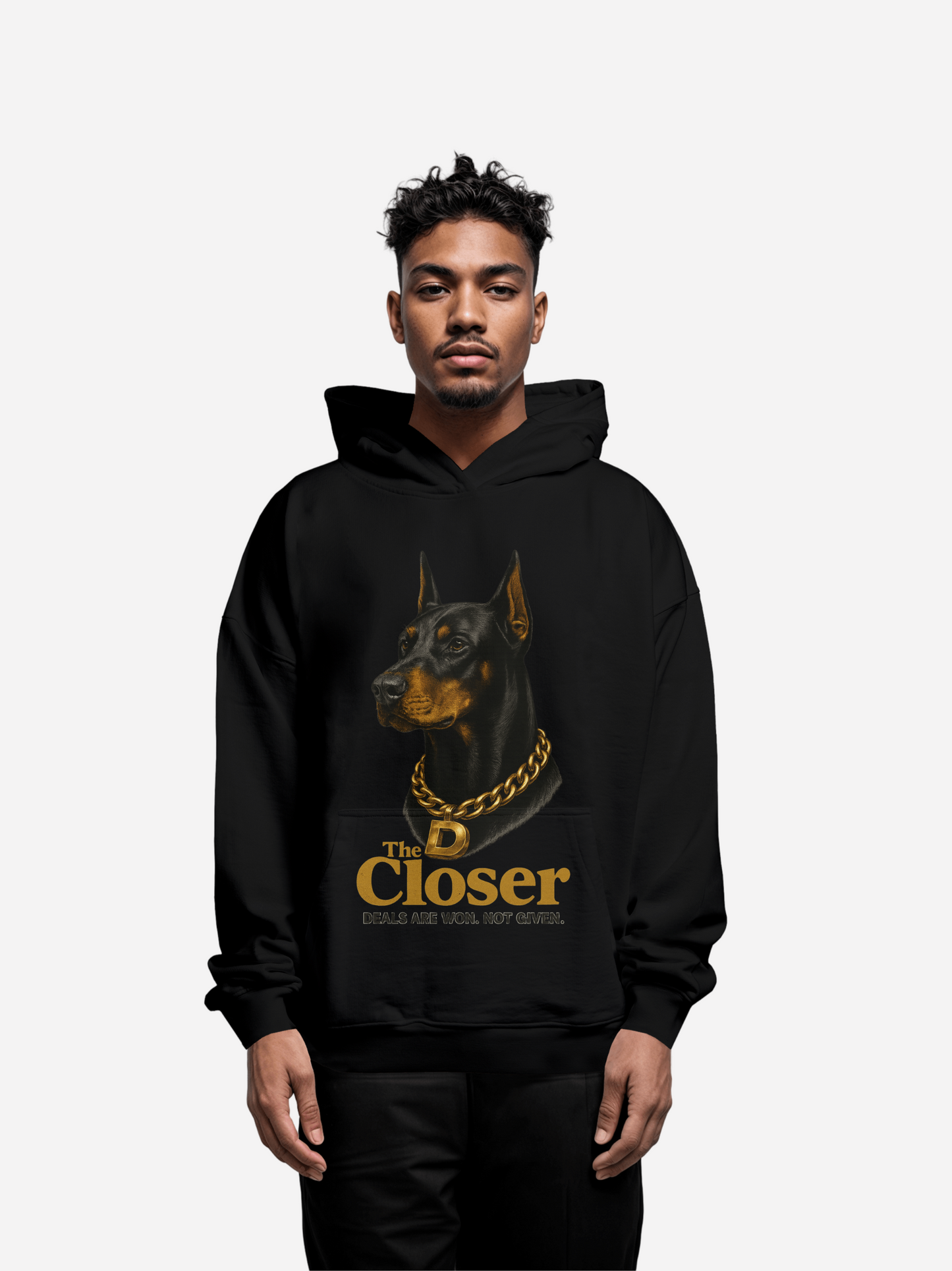 Vyfinity Hoodie in Schwarz mit großem Frontprint – Dobermann mit goldener Kette und Schriftzug „The Closer – Deals are won, not given“, Streetwear Unisex Kapuzenpullover.
