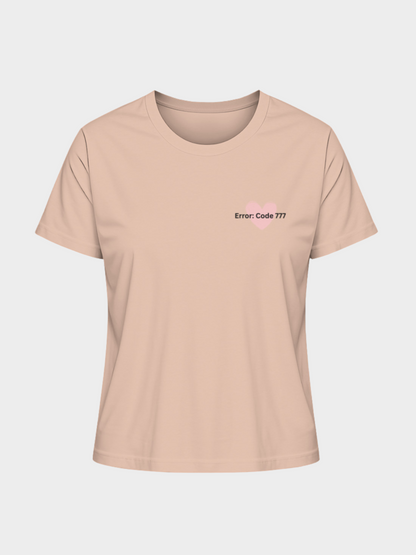 Vyfinity Edge of Time T-Shirt in Rosa, Vorderseite. Dezentes Brustmotiv mit Herzsymbol und Aufschrift „Error: Code 777“. Minimalistisches Streetwear-Design für Damen und Herren.