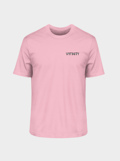 Vorderseite des Vyfinity Oversize T-Shirts in Rosa mit kleinem schwarzen Logo-Print auf der Brust. Minimalistisches Streetwear-Design im modernen Urban Style.