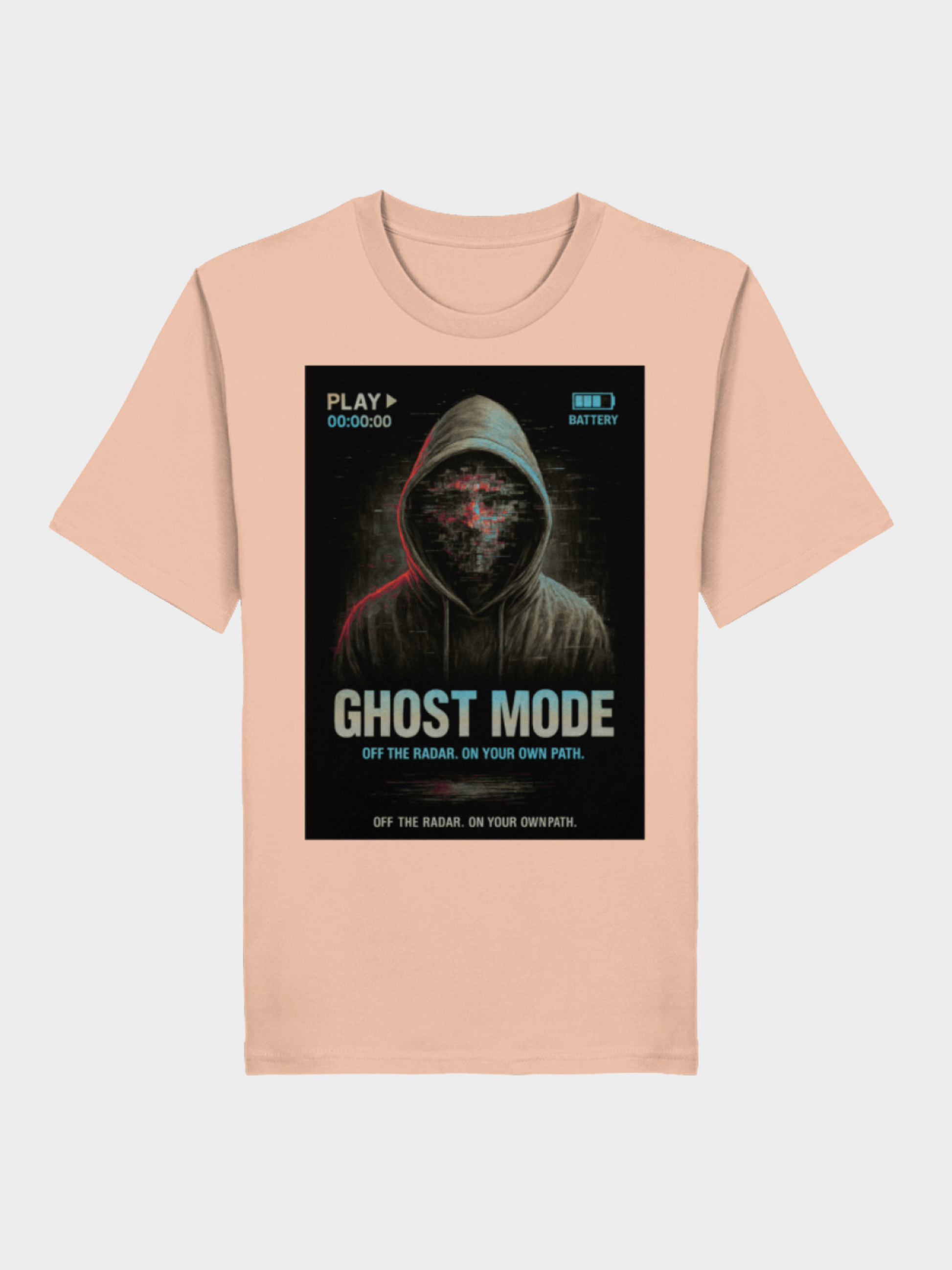 Vyfinity Ghost Mode T-Shirt in Peach mit futuristischem Hoodie-Glitch-Design. Statement-Print „Ghost Mode – Off the Radar. On Your Own Path.“ in Pastellfarbe für Streetwear mit urbanem Vibe.