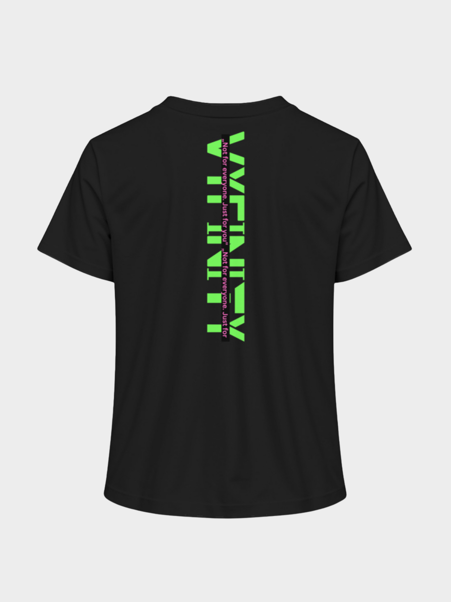Vyfinity Logo T-Shirt in Schwarz, Rückansicht. Auffälliges vertikales Logo in Neon-Grün mit violett-schwarzem Streifen und dem Slogan "Not for everyone. Just for you." Streetwear-Design mit modernem, urbanem Look.