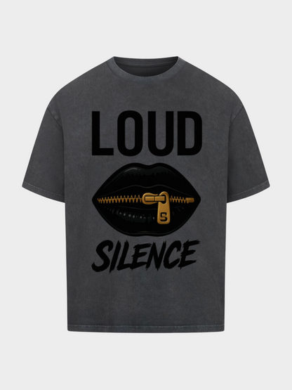 Vyfinity Statement T-Shirt „LOUD SILENCE“ in Vintage-Grau, oversized Schnitt. Schwarze Lippen mit goldenem Reißverschluss als zentraler Print, dazu der Schriftzug LOUD SILENCE. Urbaner Streetstyle im washed Look.