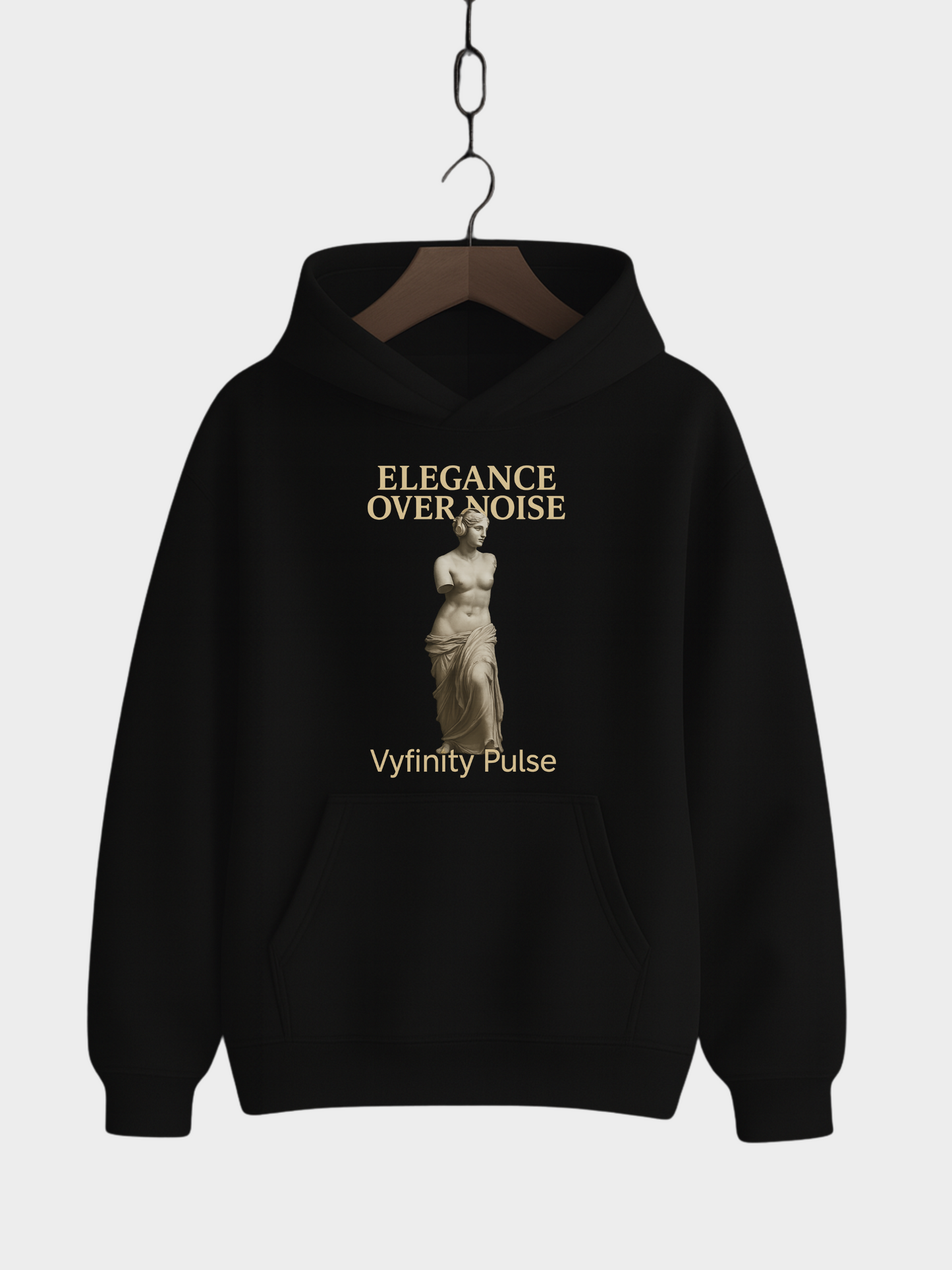 Schwarzer Hoodie Vyfinity Pulse Elegance Over Noise mit goldener Statue und Schriftzug