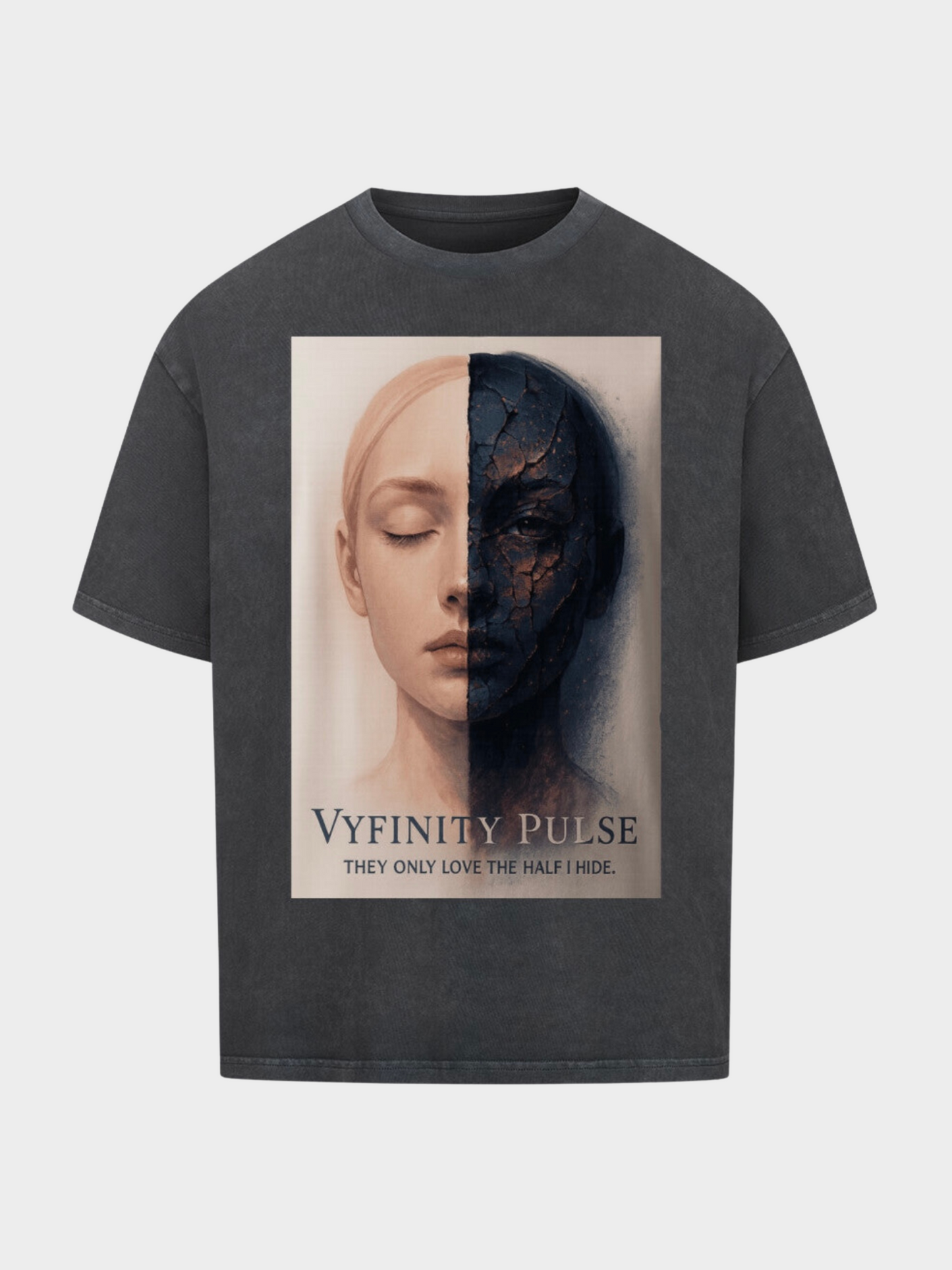 Vyfinity Pulse Oversized T-Shirt Dunkelgrau Washed mit Kunst-Print Halbgesicht Frau Design Frontansicht
