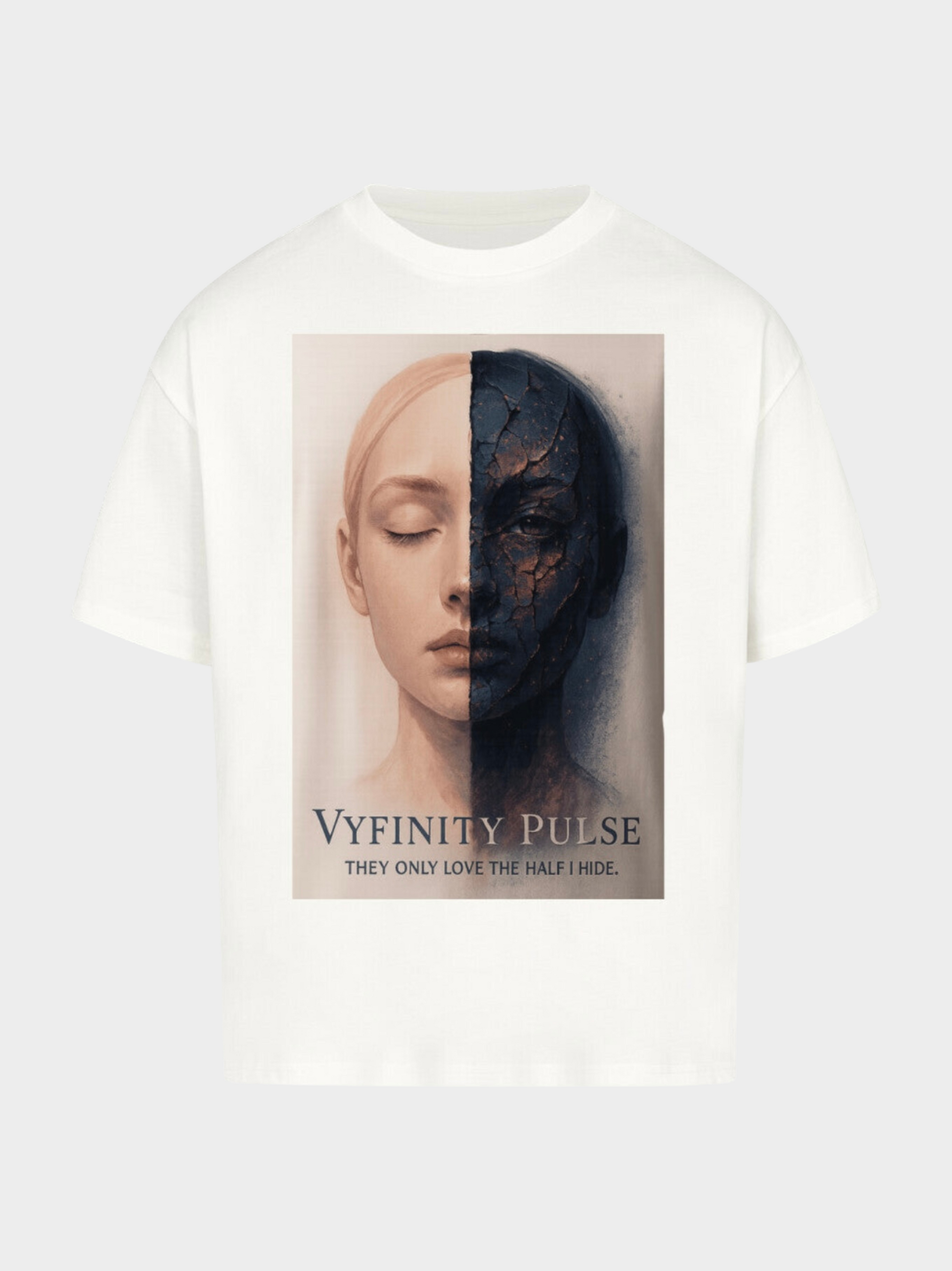 Vyfinity Pulse Oversized T-Shirt Weiß mit Kunst-Print Halbgesicht Frau Design Frontansicht