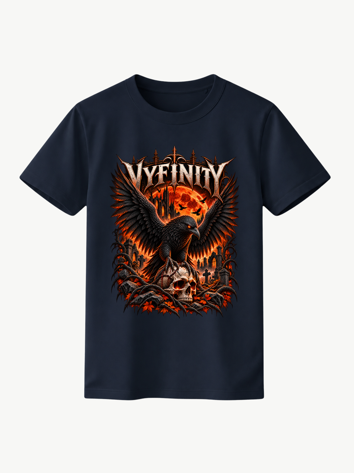 Dunkelblaues VYFINITY Raven Halloween T-Shirt mit großem Frontprint: schwarzer Rabe mit ausgebreiteten Flügeln, Totenschädel, orangefarbener Vollmond und gotische Friedhofskulisse.