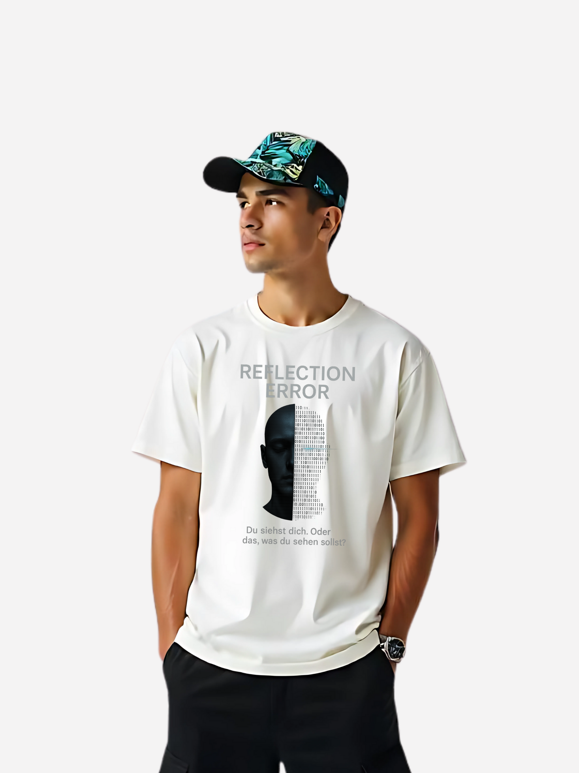 Vyfinity Oversize T-Shirt in Weiß mit Aufdruck "REFLECTION ERROR". Moderner Frontprint mit abstraktem Gesicht, Binärcode-Details und Text "Du siehst dich. Oder das, was du sehen sollst?". Minimalistische Streetwear mit philosophischem Design.
