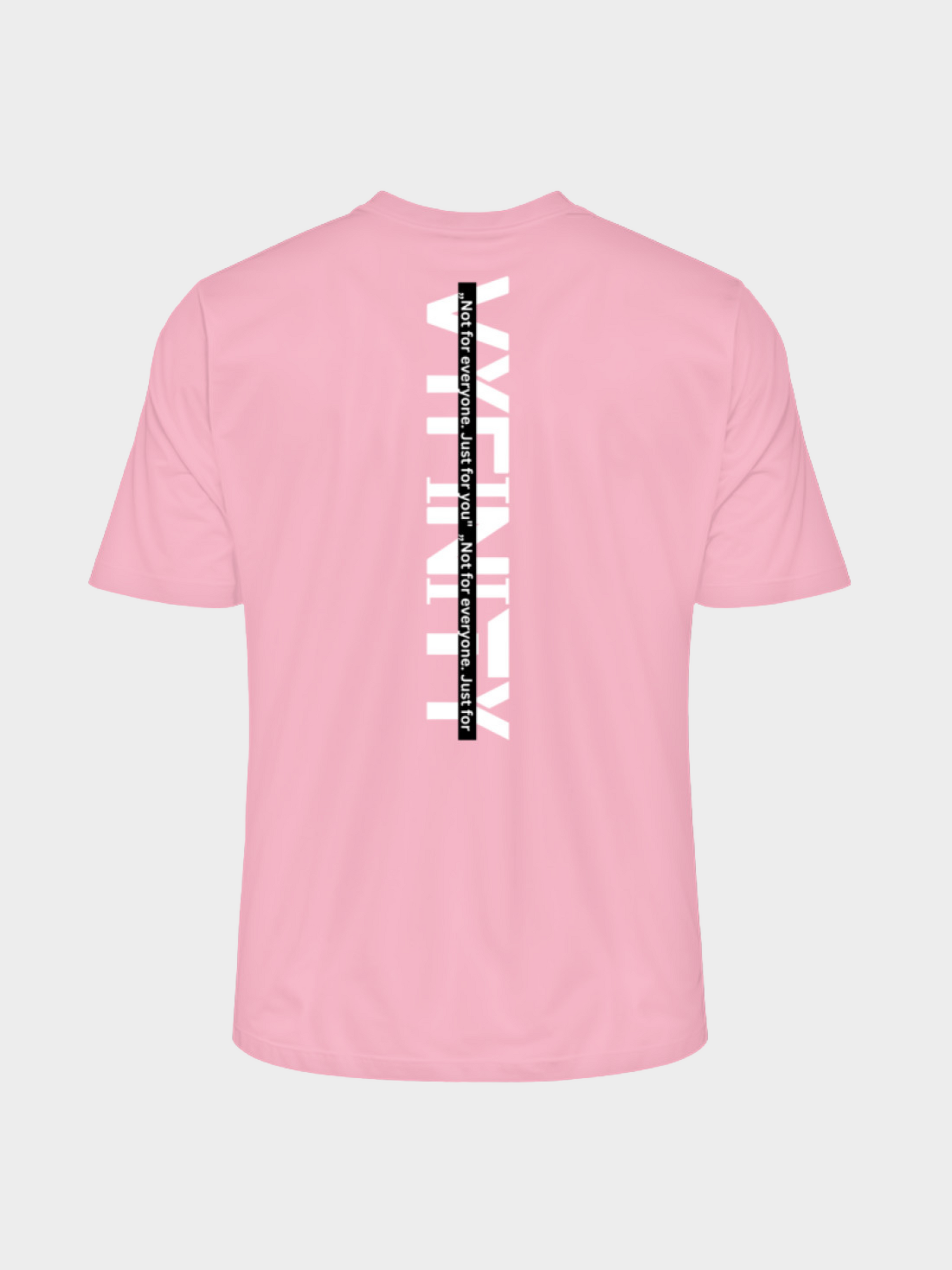 Vyfinity Oversize T-Shirt in Rosa, Rückseite mit großem vertikalen VYFINITY Schriftzug und dem Slogan „Not for everyone. Just for you.“. Urban Streetwear Design.