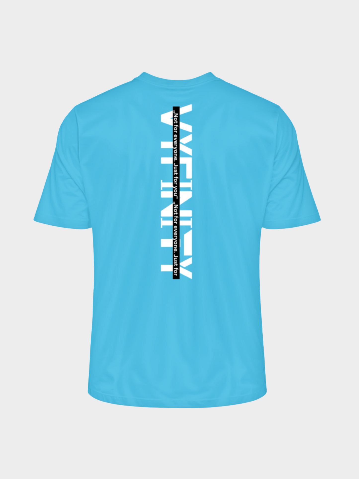 Vyfinity Oversize T-Shirt in Hellblau, Rückseite mit großem vertikalen VYFINITY Logo und Slogan „Not for everyone. Just for you“. Streetwear Unisex Design.