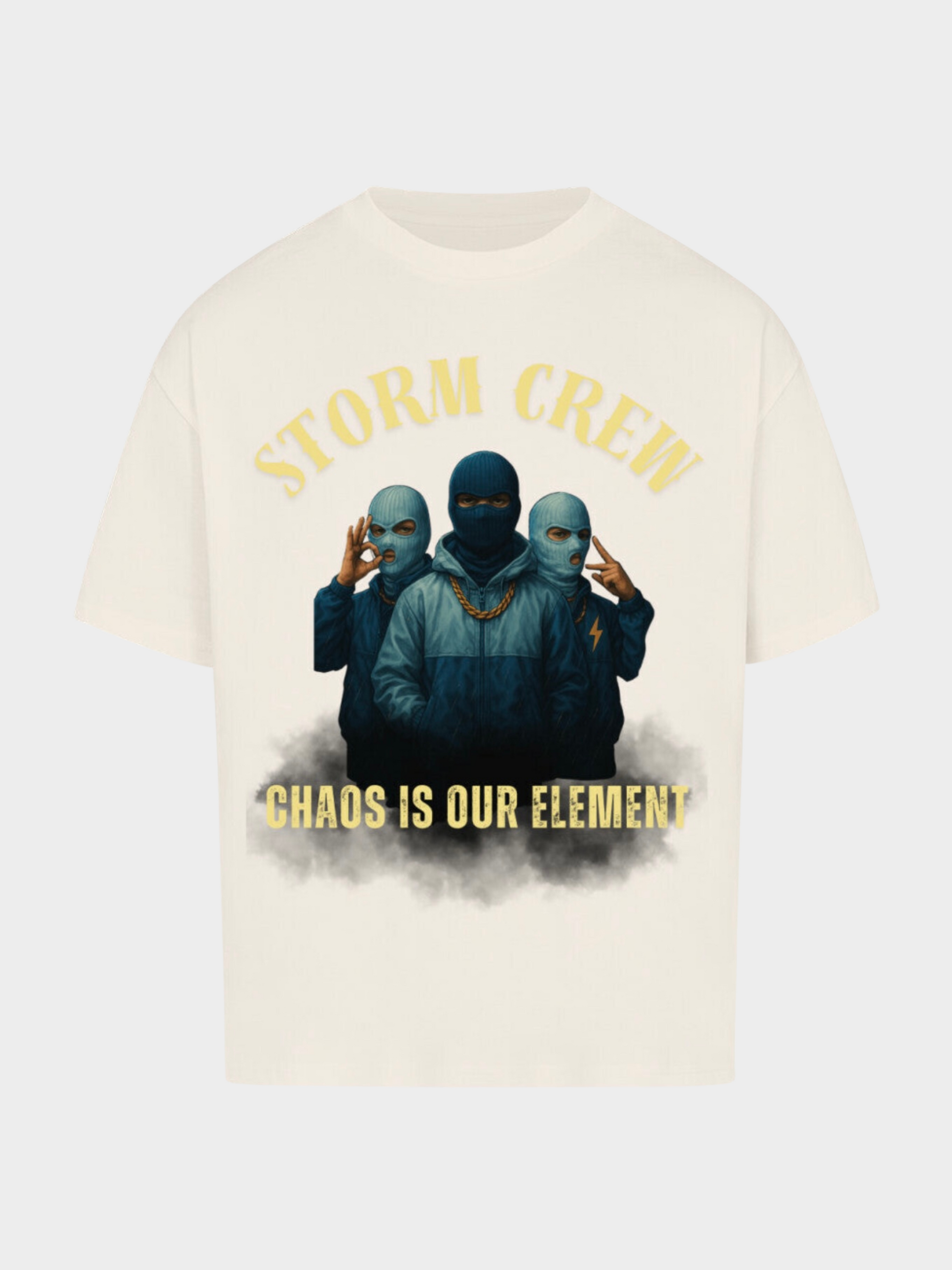 Vyfinity Storm Crew T-Shirt in Beige/Off-White, Frontansicht. Streetwear-Design mit drei maskierten Figuren, darüber der goldene Schriftzug „STORM CREW“ und darunter „CHAOS IS OUR ELEMENT“. Oversized Urban Style.