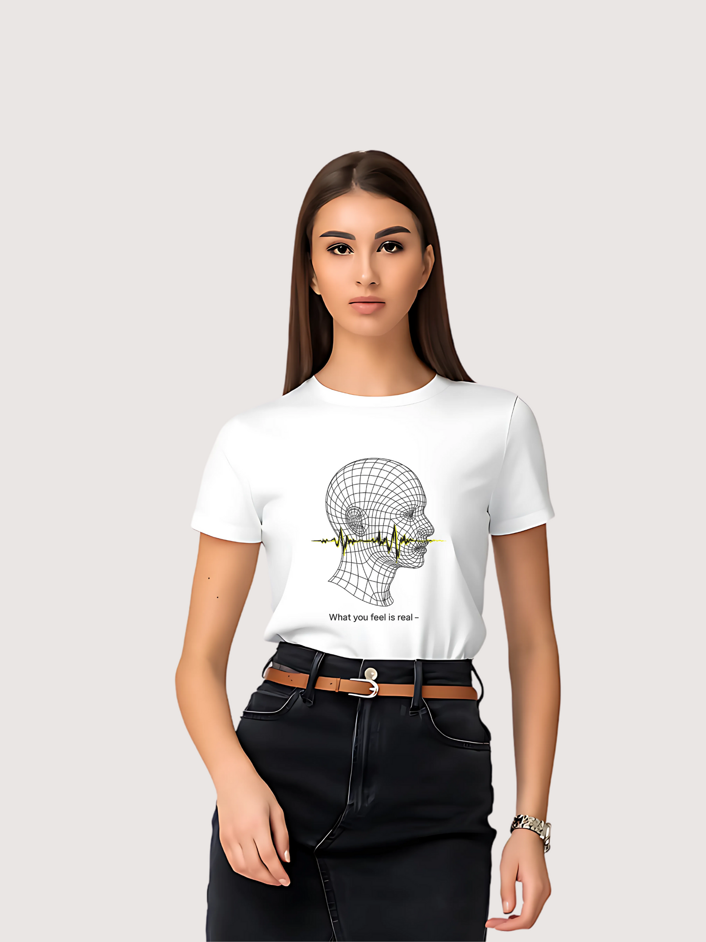 Vyfinity T-Shirt „What you feel is real –“ in Weiß. Futuristisches Design mit 3D-Drahtgitter-Kopf und goldener Soundwave, die durch den Mund verläuft. Minimalistischer Cyber-Look für moderne Streetwear.