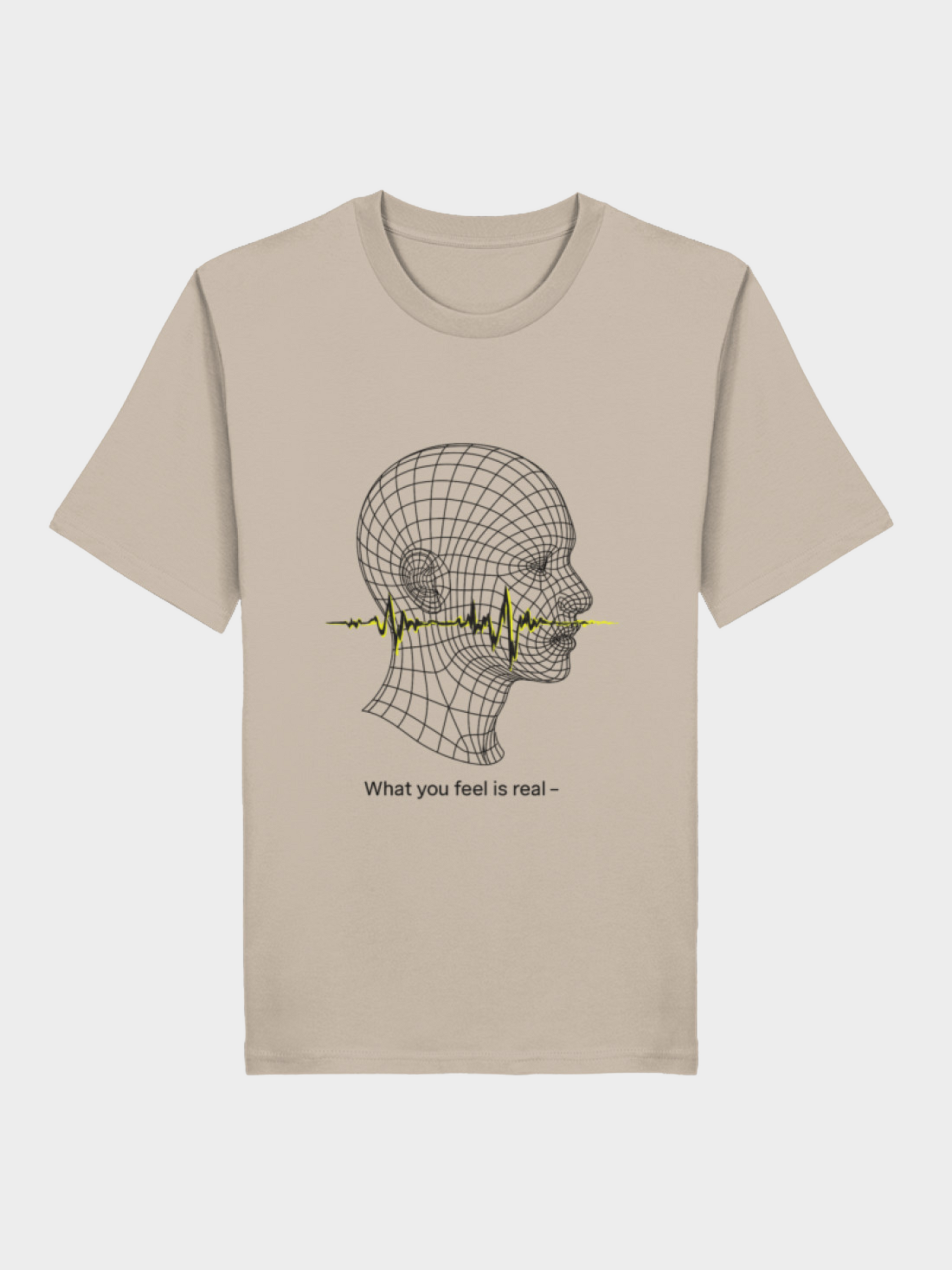 Beiges Vyfinity Unisex T-Shirt mit futuristischem Linienkopf-Motiv. Durch den Kopf verläuft eine gelbe Soundwave, darunter der Schriftzug „What you feel is real –“. Minimalistisches Graphic Tee im modernen Streetwear-Stil.